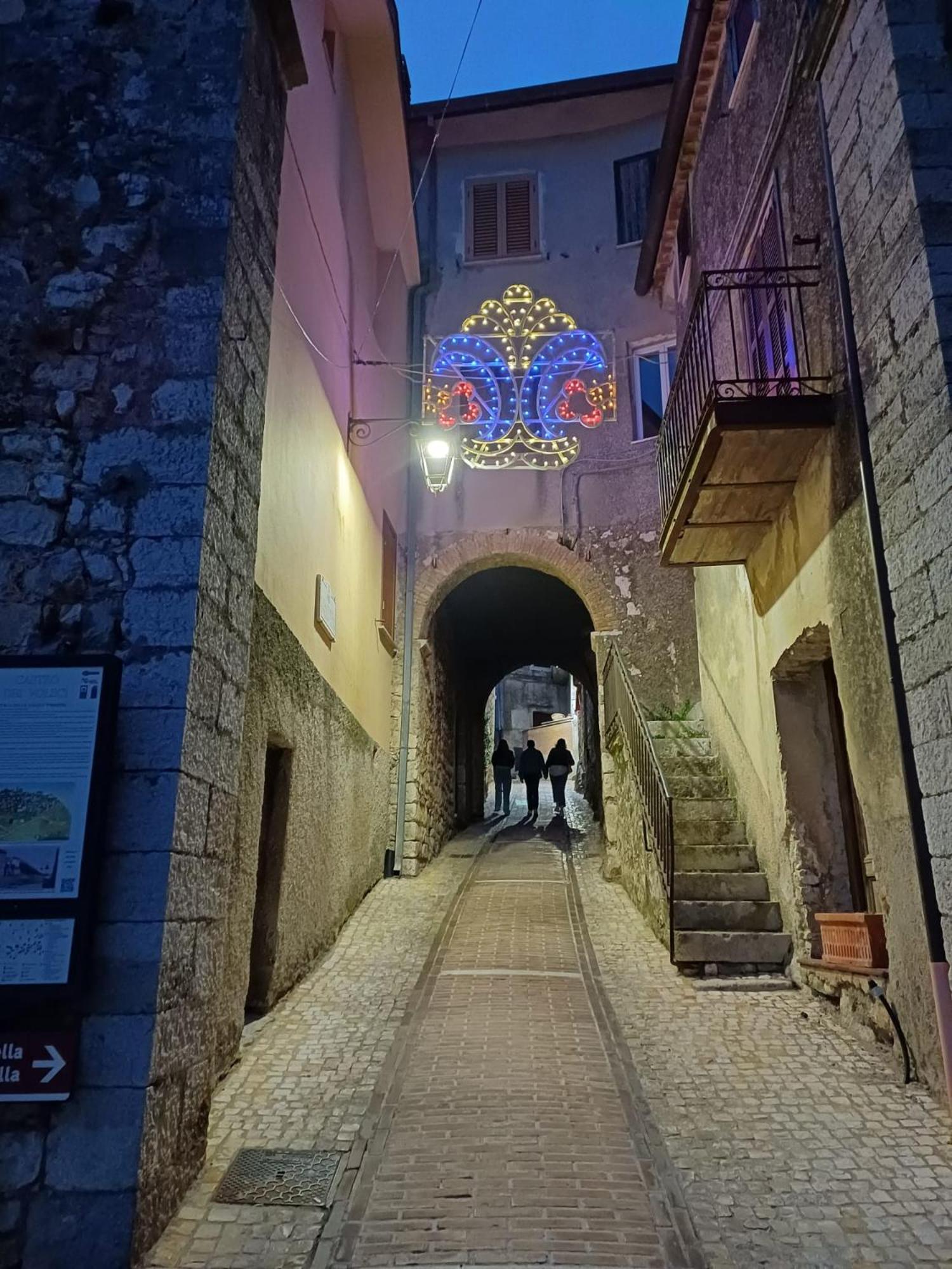 Porta Della Valle * Castro dei Volsci